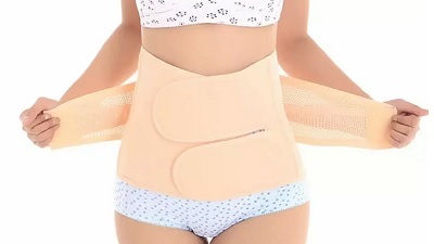 Combien de temps porter la gaine après une abdominoplastie ?